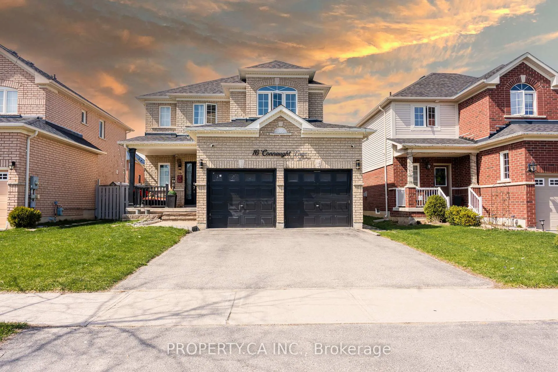 Photo 2 of 16 Connaught Lane, Barrie, Innis-Shore — HOMEH