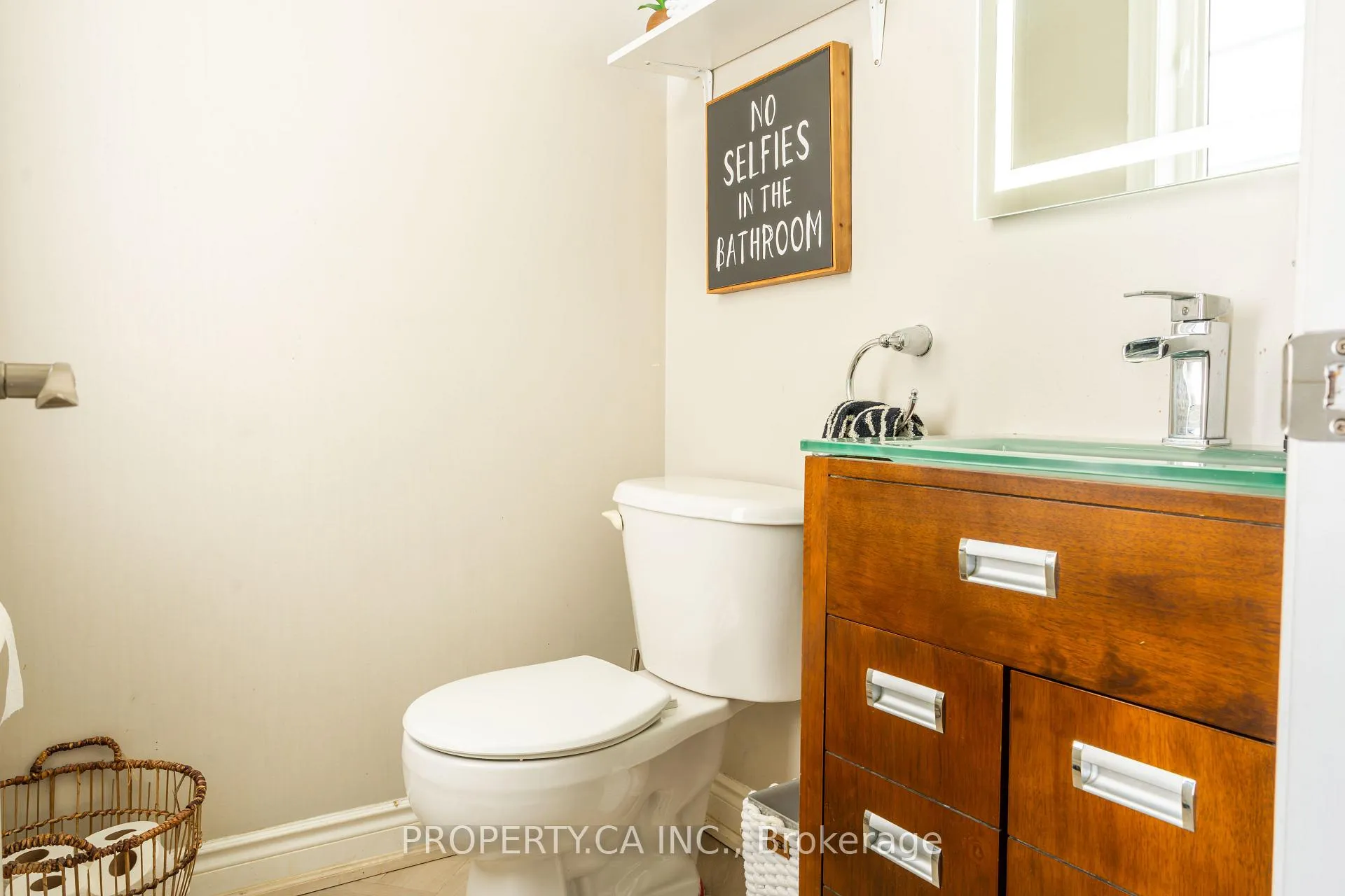 Photo 6 of 16 Connaught Lane, Barrie, Innis-Shore — HOMEH