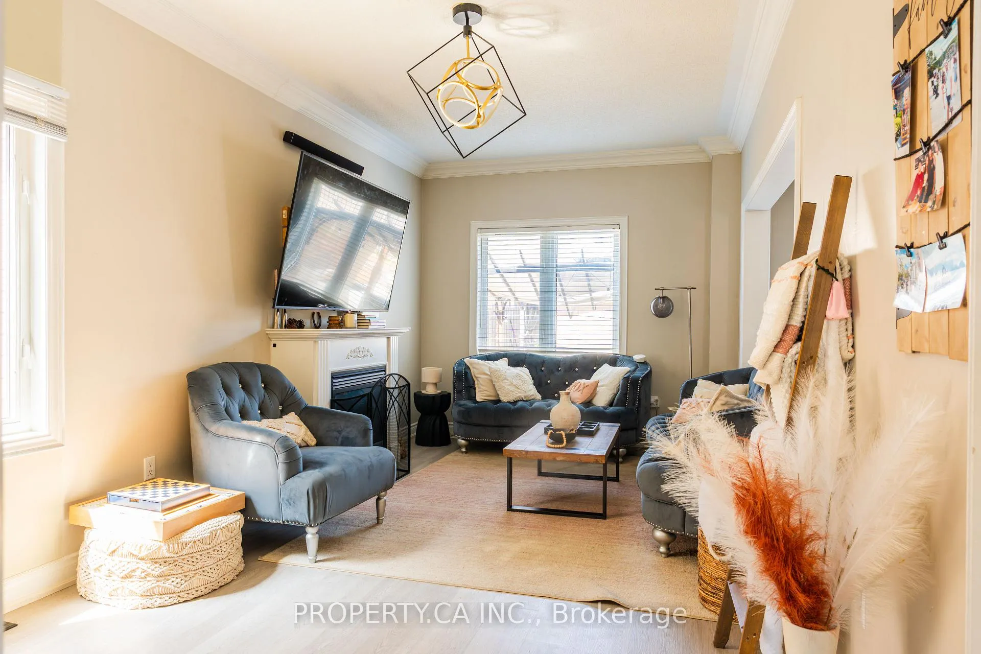 Photo 8 of 16 Connaught Lane, Barrie, Innis-Shore — HOMEH