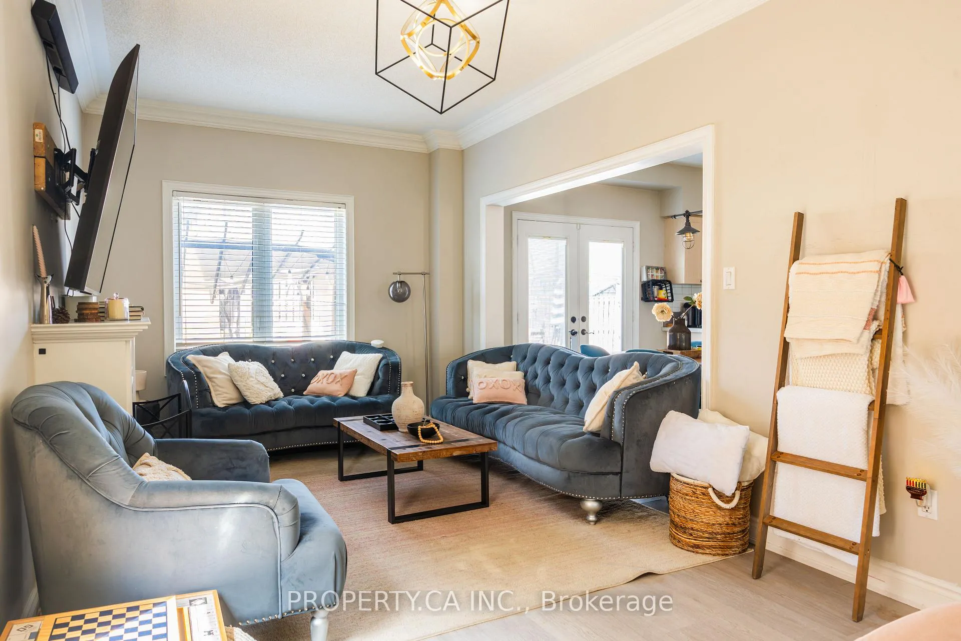 Photo 9 of 16 Connaught Lane, Barrie, Innis-Shore — HOMEH