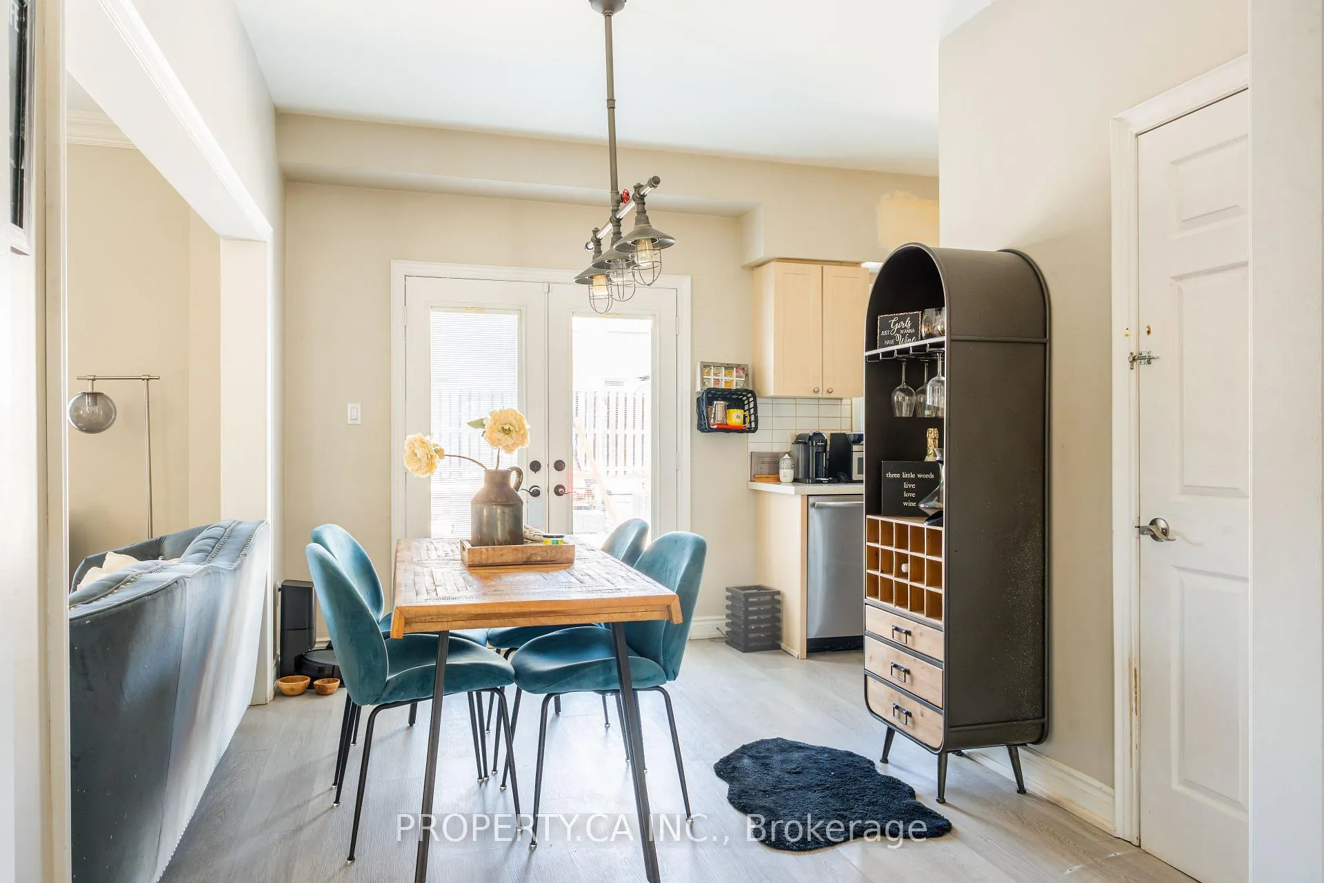 Photo 15 of 16 Connaught Lane, Barrie, Innis-Shore — HOMEH