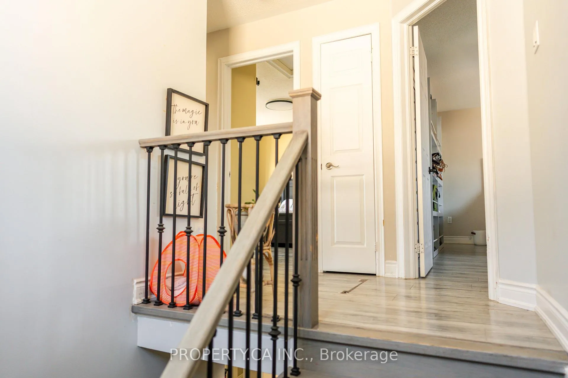 Photo 16 of 16 Connaught Lane, Barrie, Innis-Shore — HOMEH