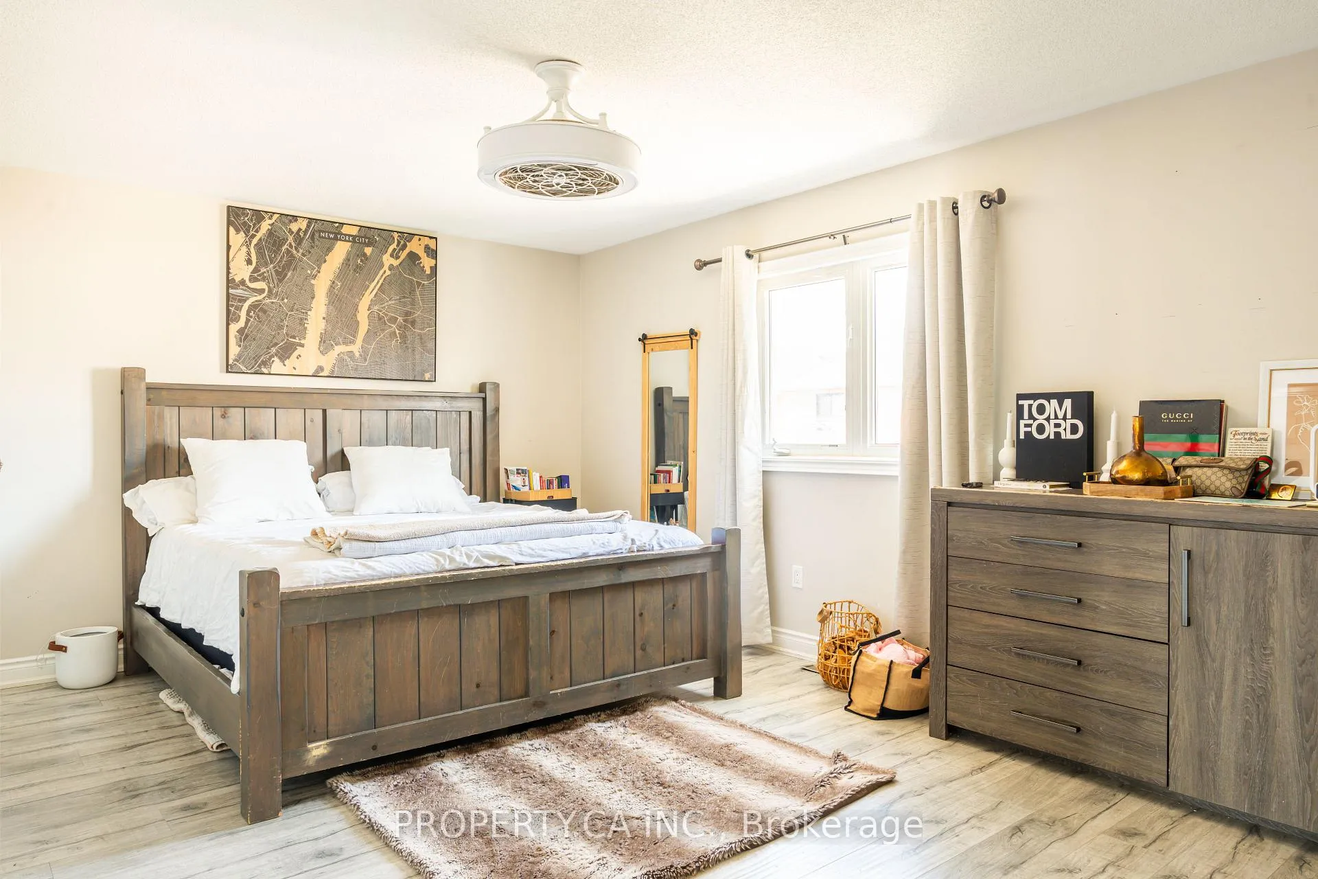 Photo 19 of 16 Connaught Lane, Barrie, Innis-Shore — HOMEH