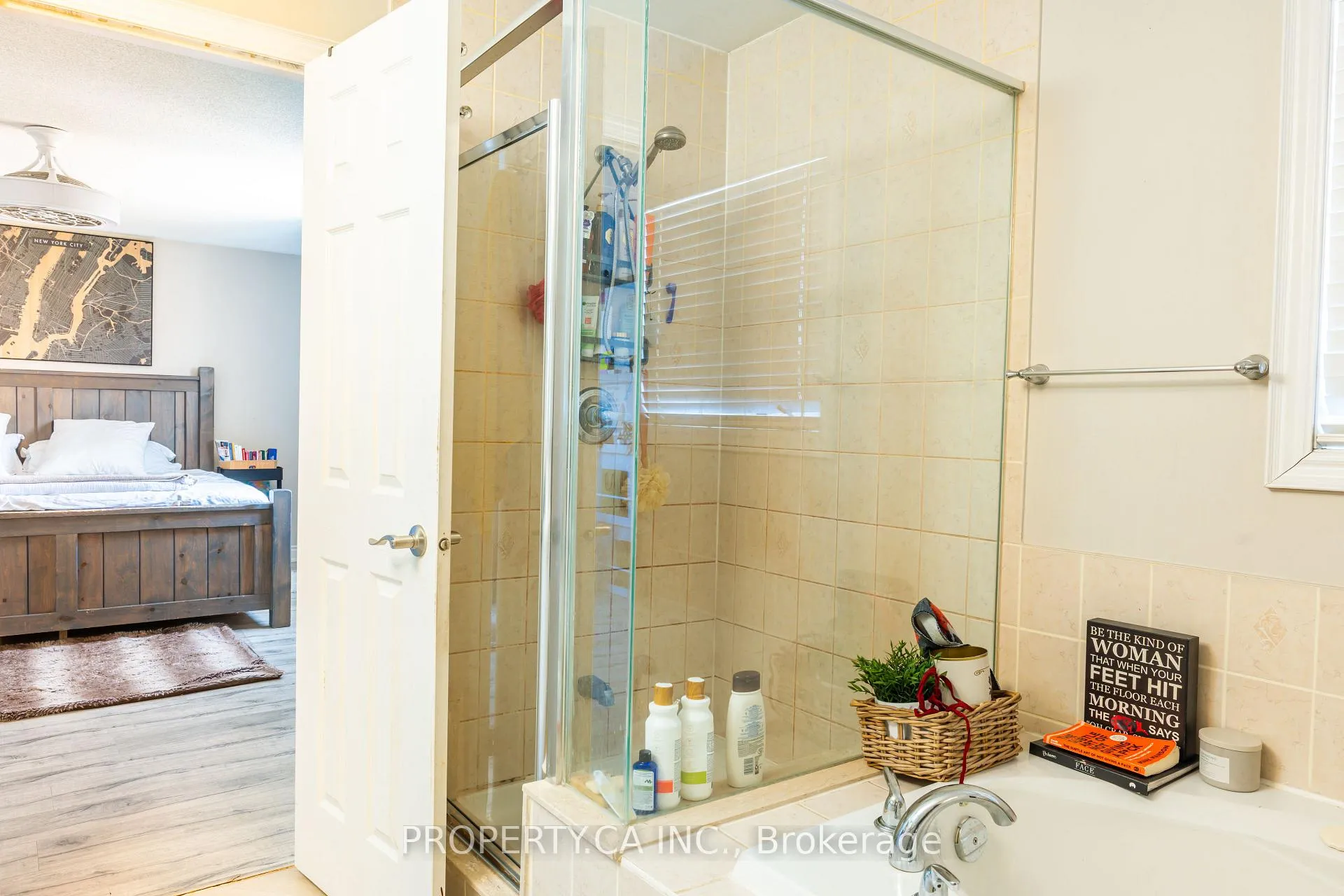 Photo 21 of 16 Connaught Lane, Barrie, Innis-Shore — HOMEH