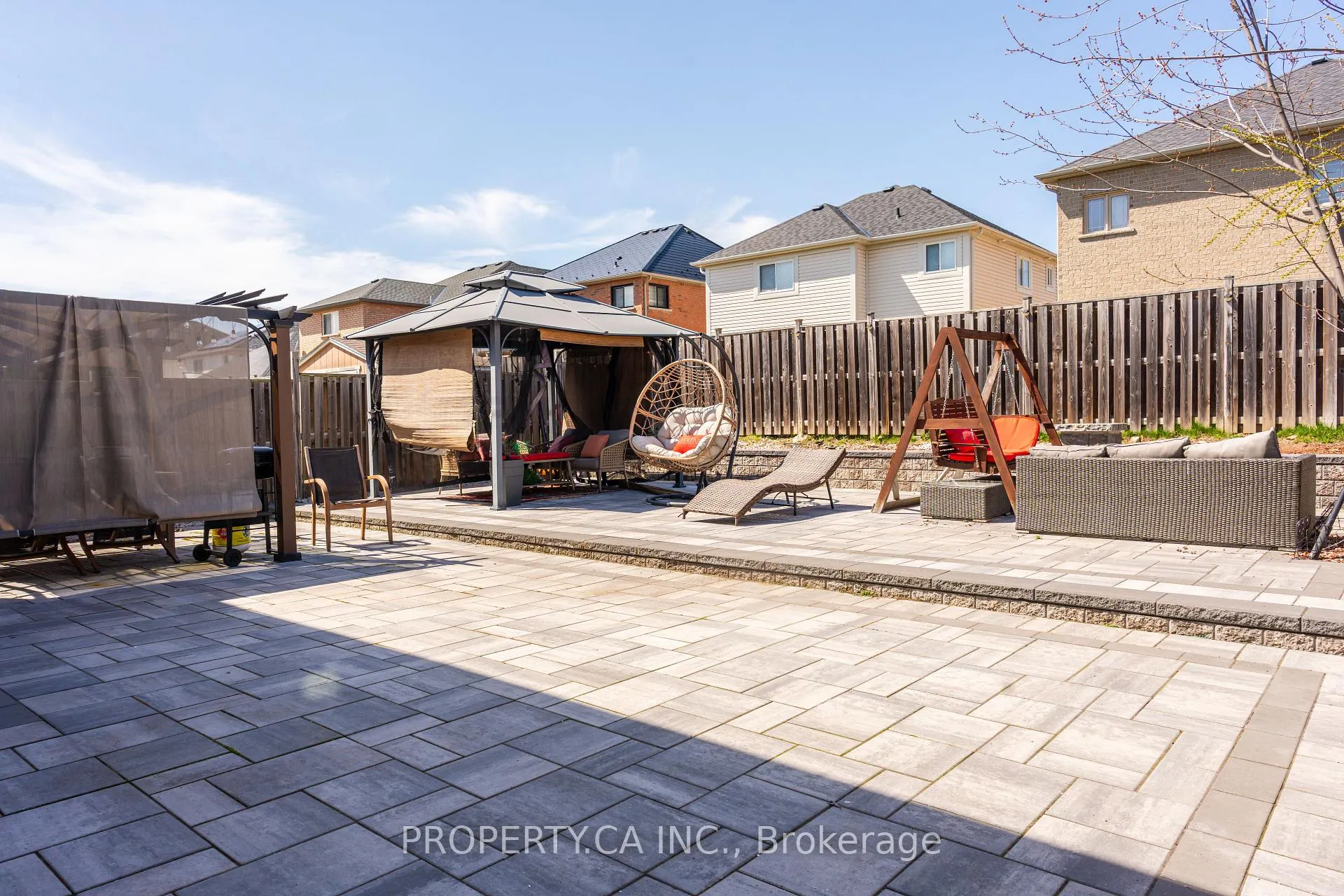 Photo 30 of 16 Connaught Lane, Barrie, Innis-Shore — HOMEH