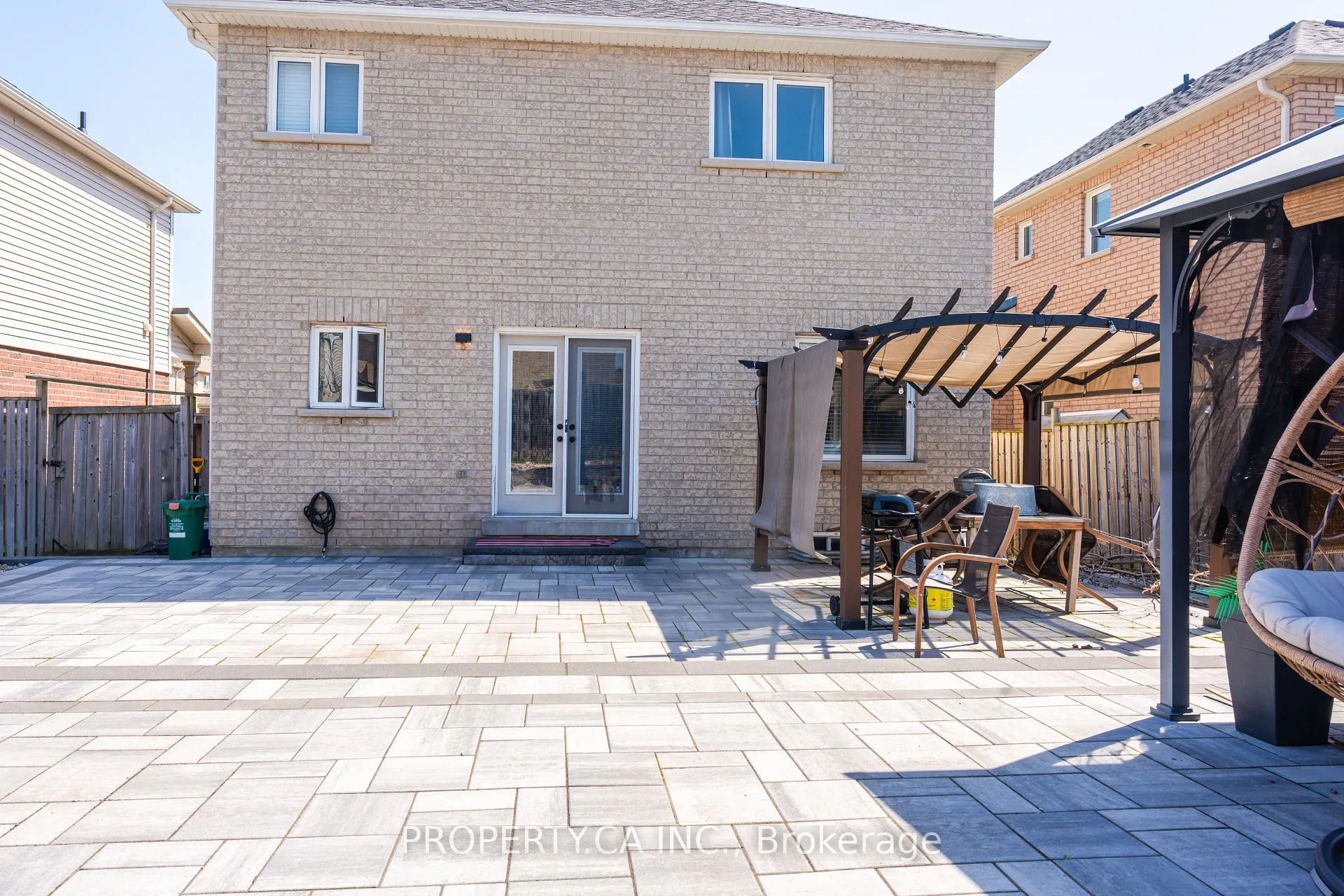 Photo 32 of 16 Connaught Lane, Barrie, Innis-Shore — HOMEH
