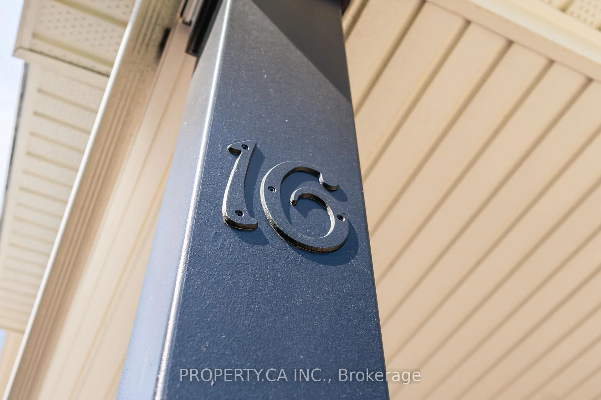 Photo 34 of 16 Connaught Lane, Barrie, Innis-Shore — HOMEH