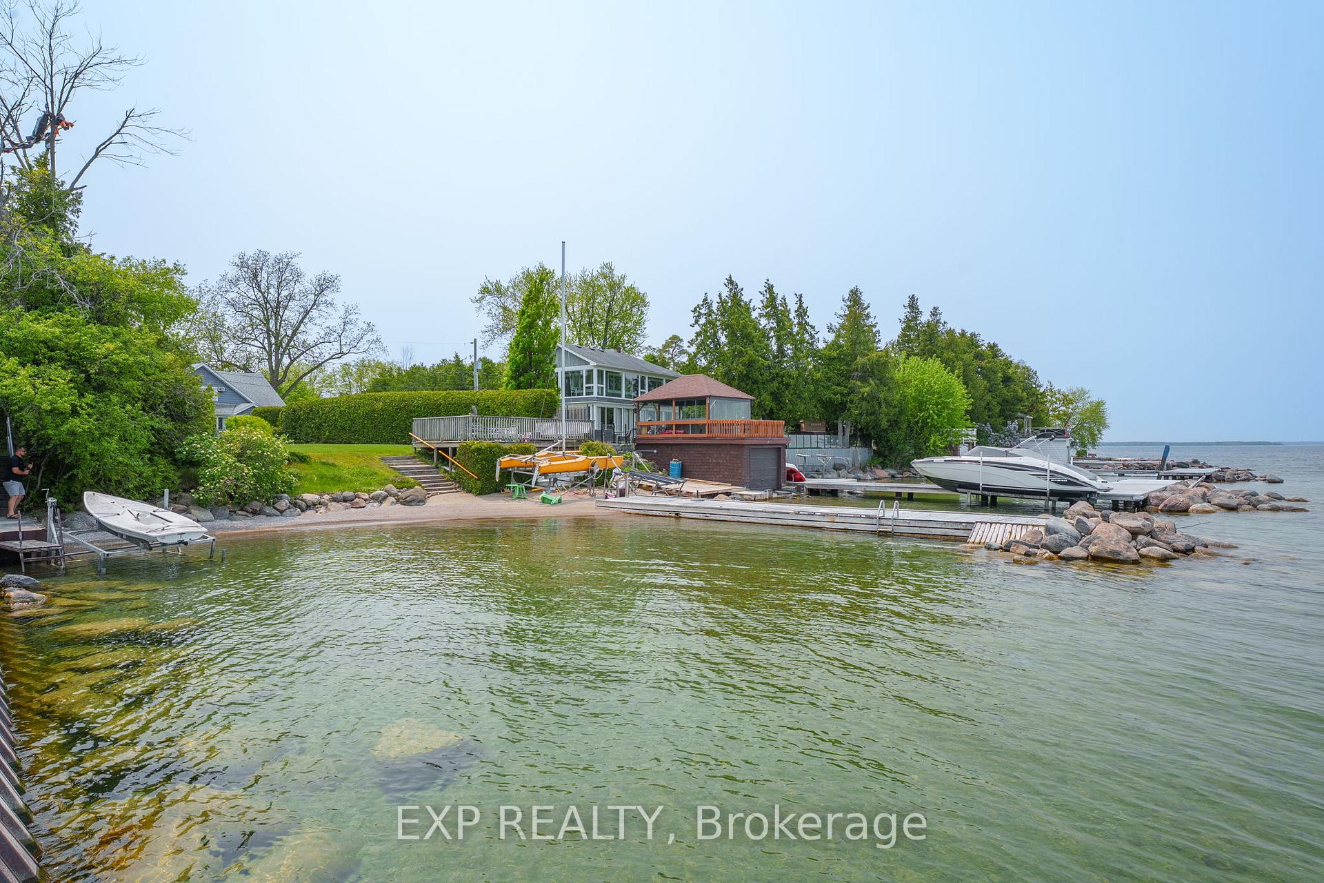 Photo 5 of 55 Westwind Circle, Georgina, Historic Lakeshore Communities — HOMEH