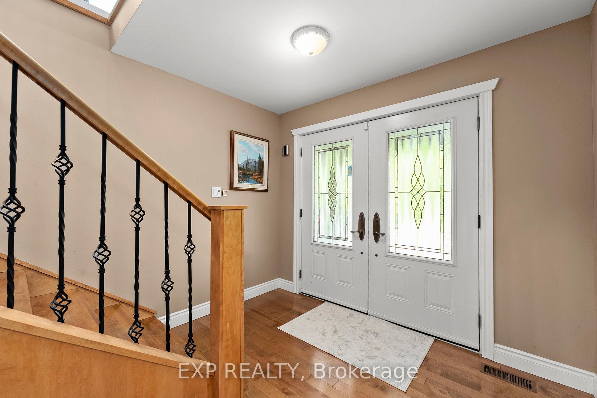 Photo 7 of 55 Westwind Circle, Georgina, Historic Lakeshore Communities — HOMEH