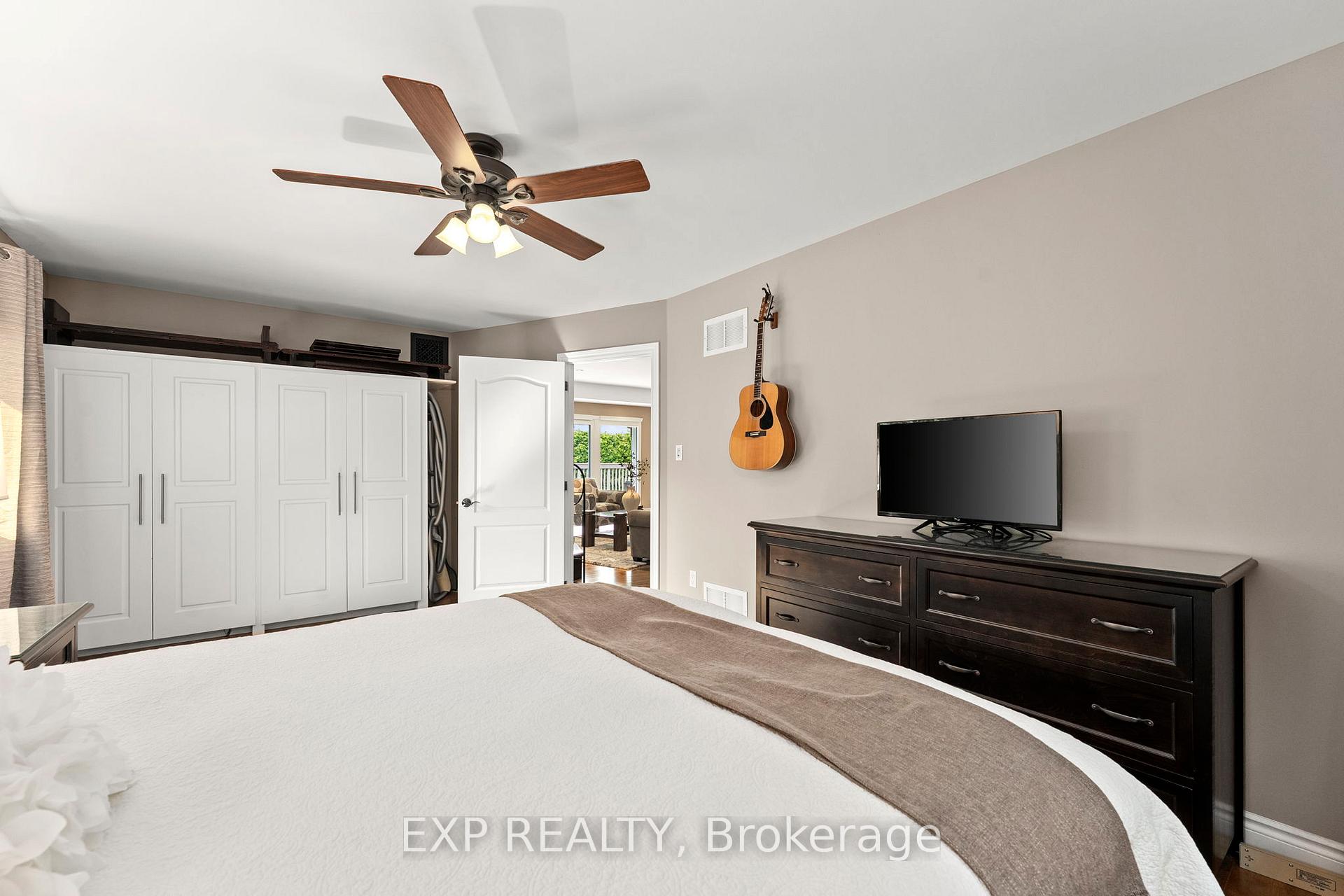 Photo 20 of 55 Westwind Circle, Georgina, Historic Lakeshore Communities — HOMEH