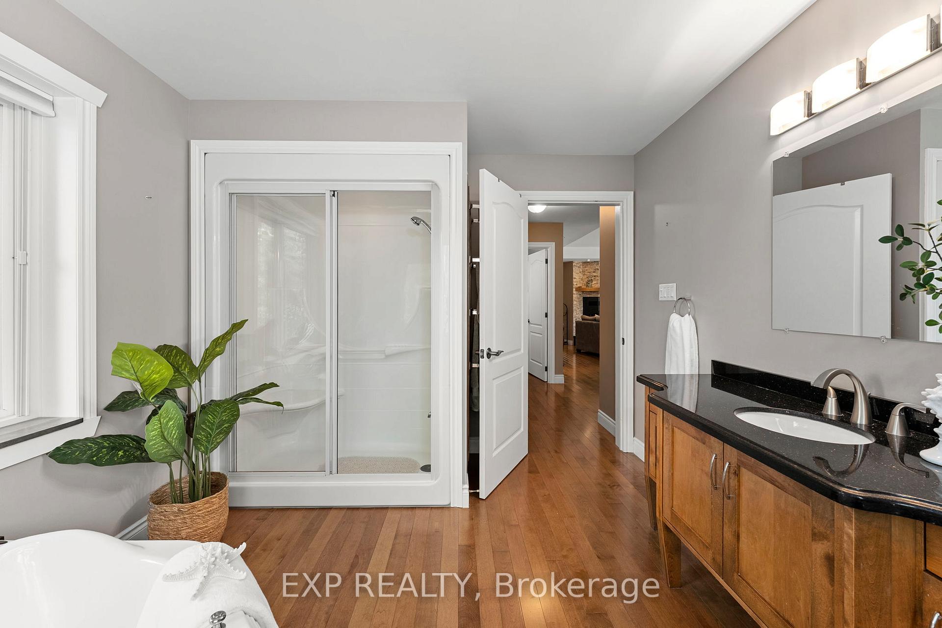 Photo 21 of 55 Westwind Circle, Georgina, Historic Lakeshore Communities — HOMEH