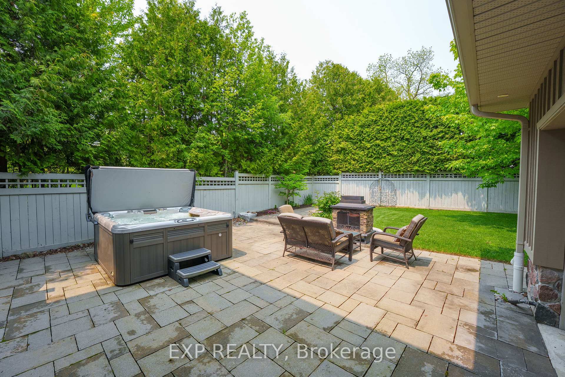 Photo 37 of 55 Westwind Circle, Georgina, Historic Lakeshore Communities — HOMEH
