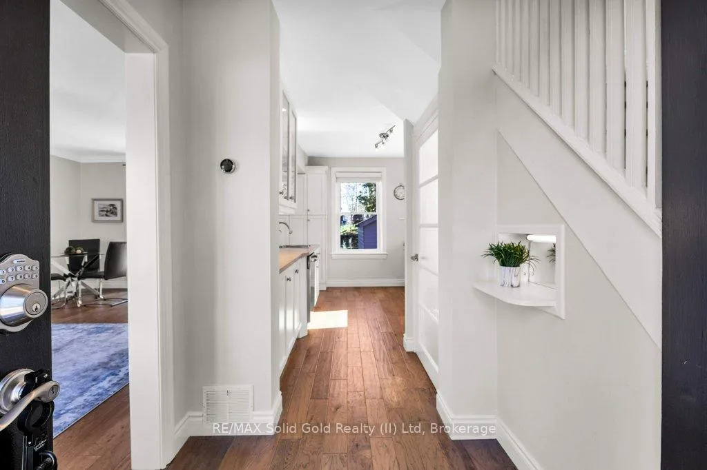 Photo 6 of 47 2nd Avenue, Cambridge — HOMEH