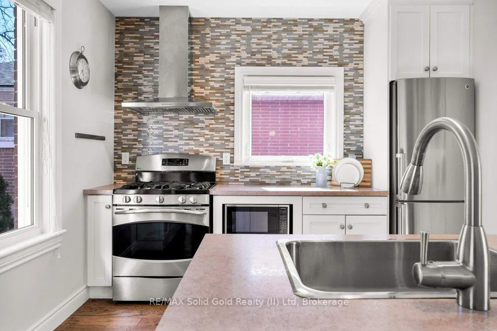 Photo 13 of 47 2nd Avenue, Cambridge — HOMEH