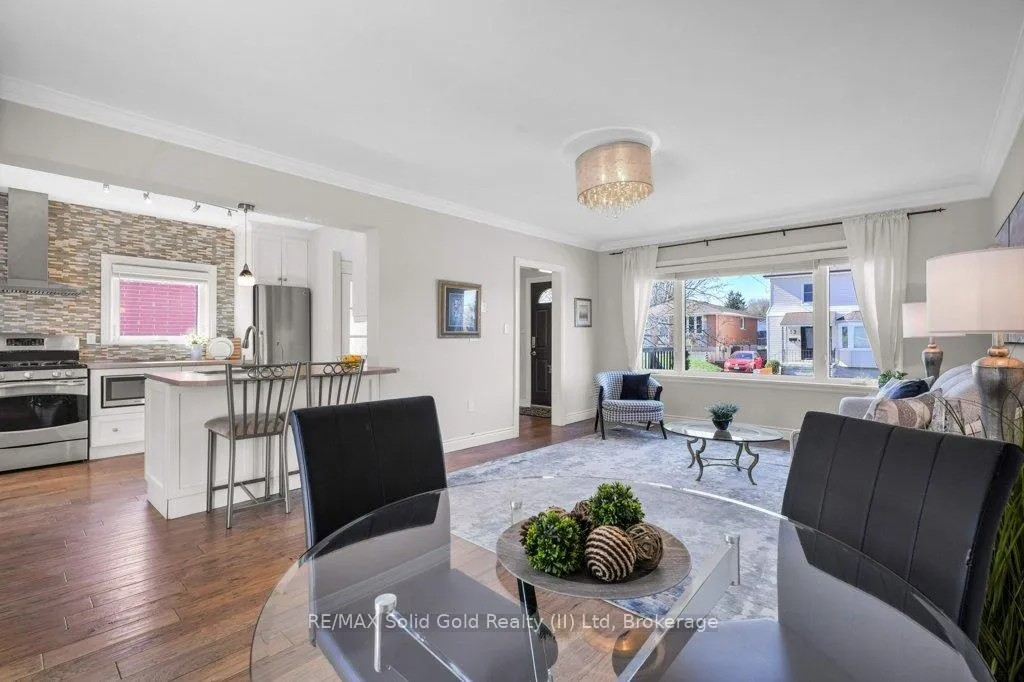 Photo 20 of 47 2nd Avenue, Cambridge — HOMEH