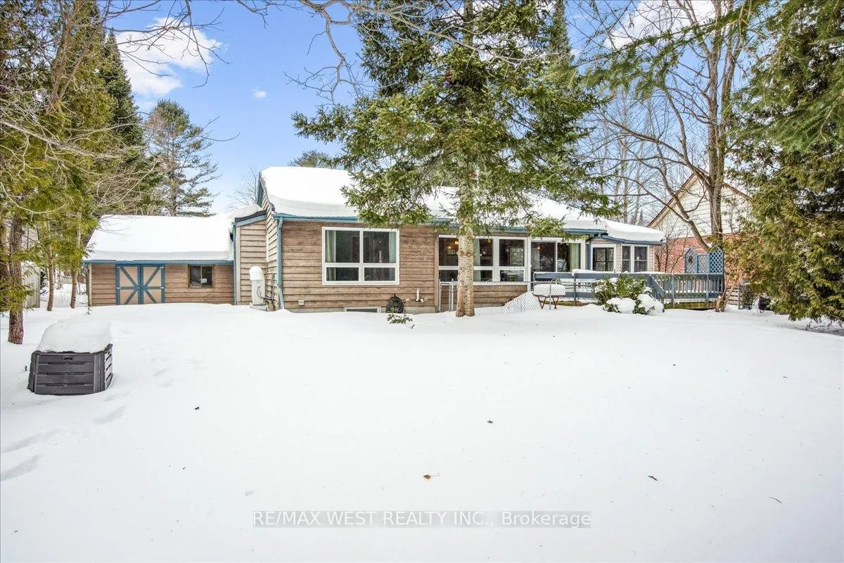 Photo 10 of 71 Pinecrest Road, Georgina, Pefferlaw — HOMEH