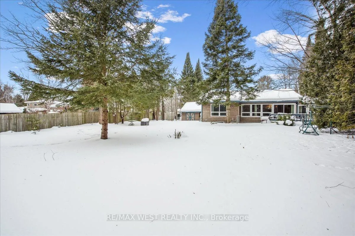 Photo 11 of 71 Pinecrest Road, Georgina, Pefferlaw — HOMEH