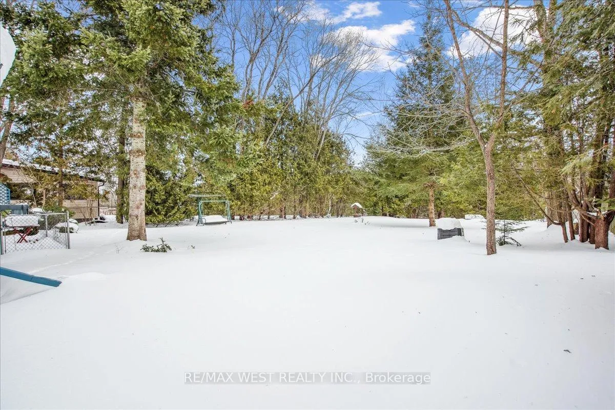 Photo 12 of 71 Pinecrest Road, Georgina, Pefferlaw — HOMEH
