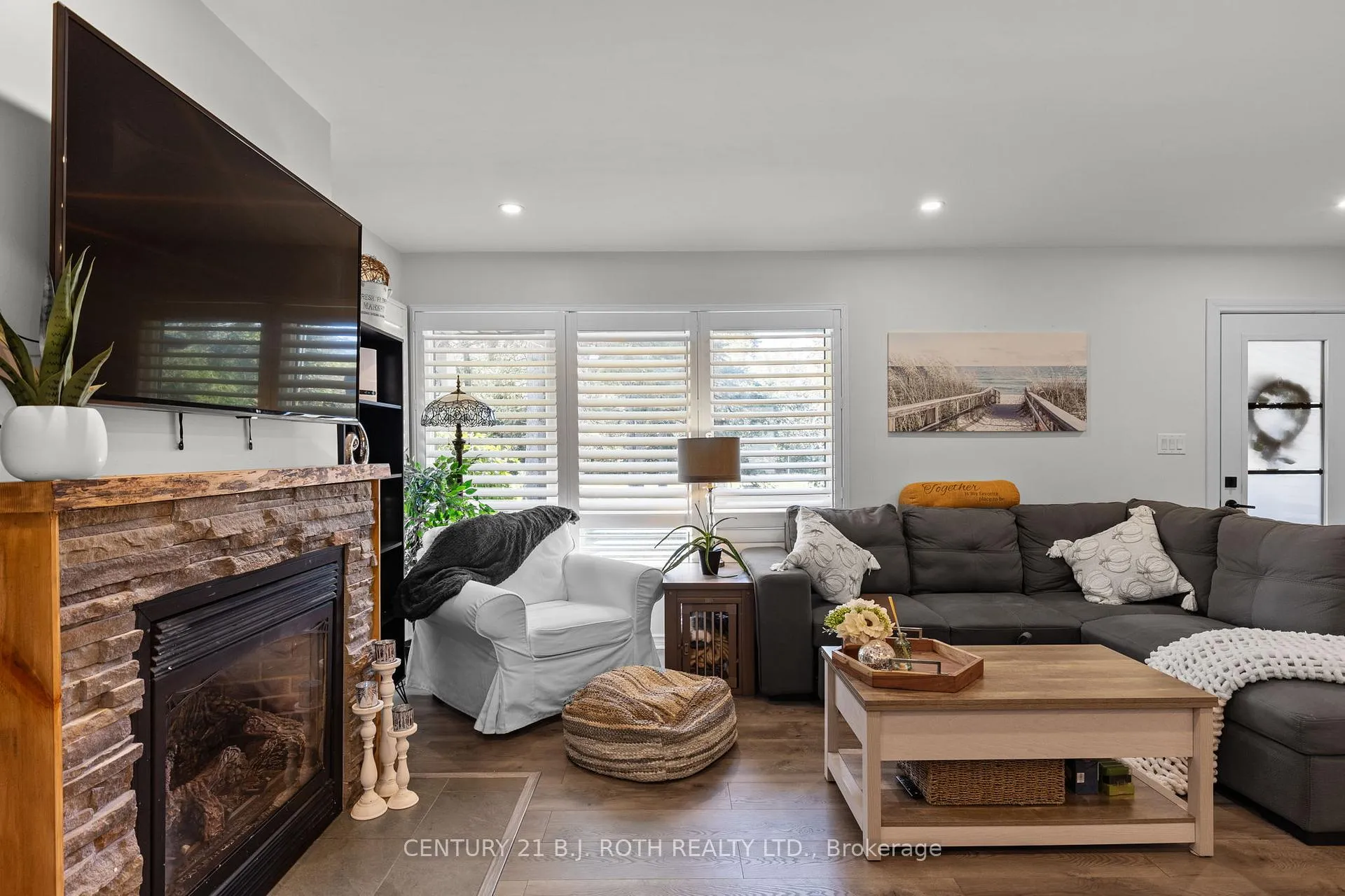 Photo 5 of 1551 Gill Road, Springwater, Midhurst — HOMEH
