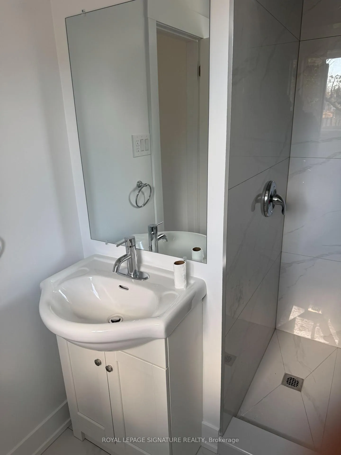 Photo 6 of Unit Main, 199 Greyabby Trail, Toronto, East End-Danforth — HOMEH