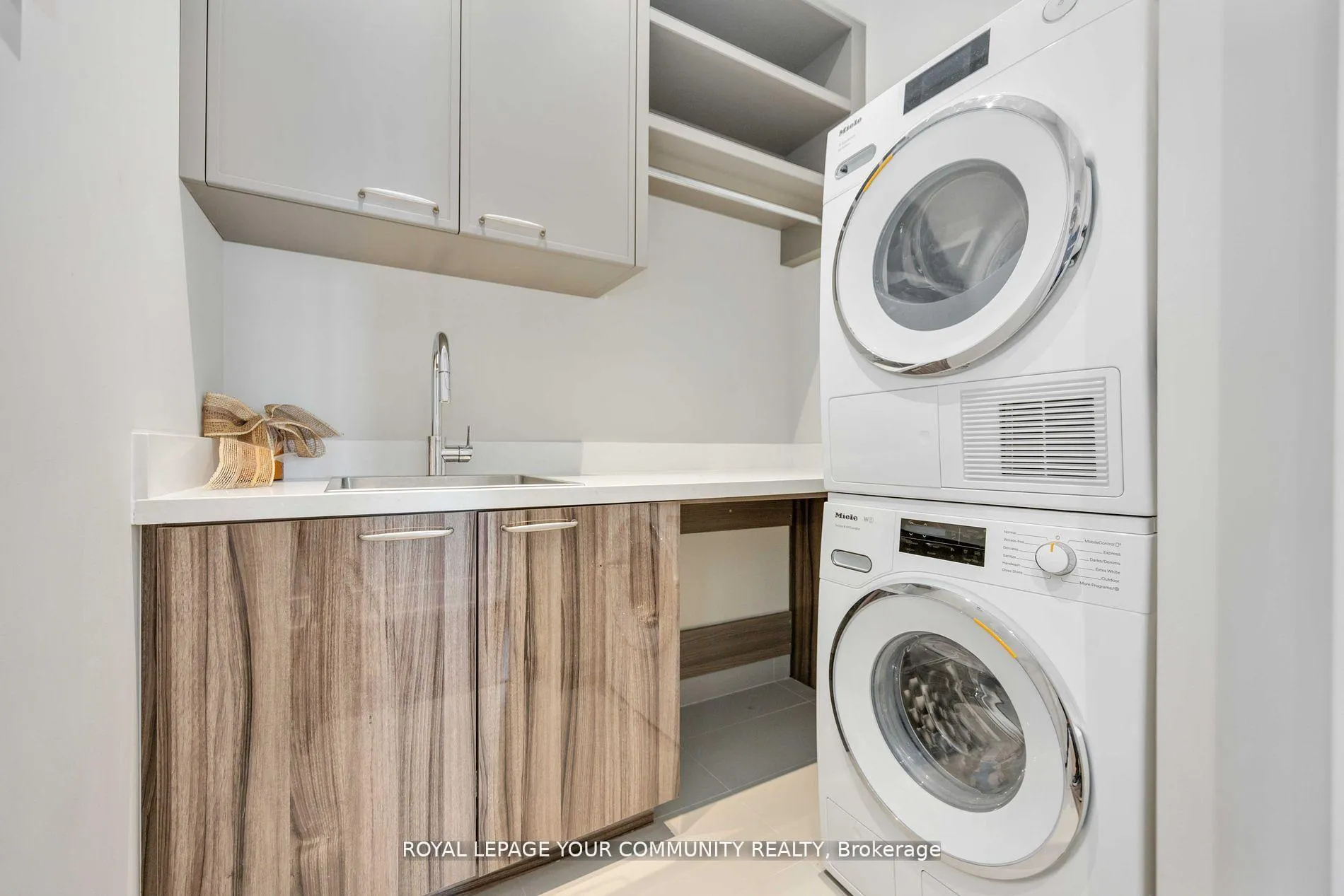 Photo 11 of Unit PH1, 1 Grandview Avenue E, Markham, Grandview — HOMEH