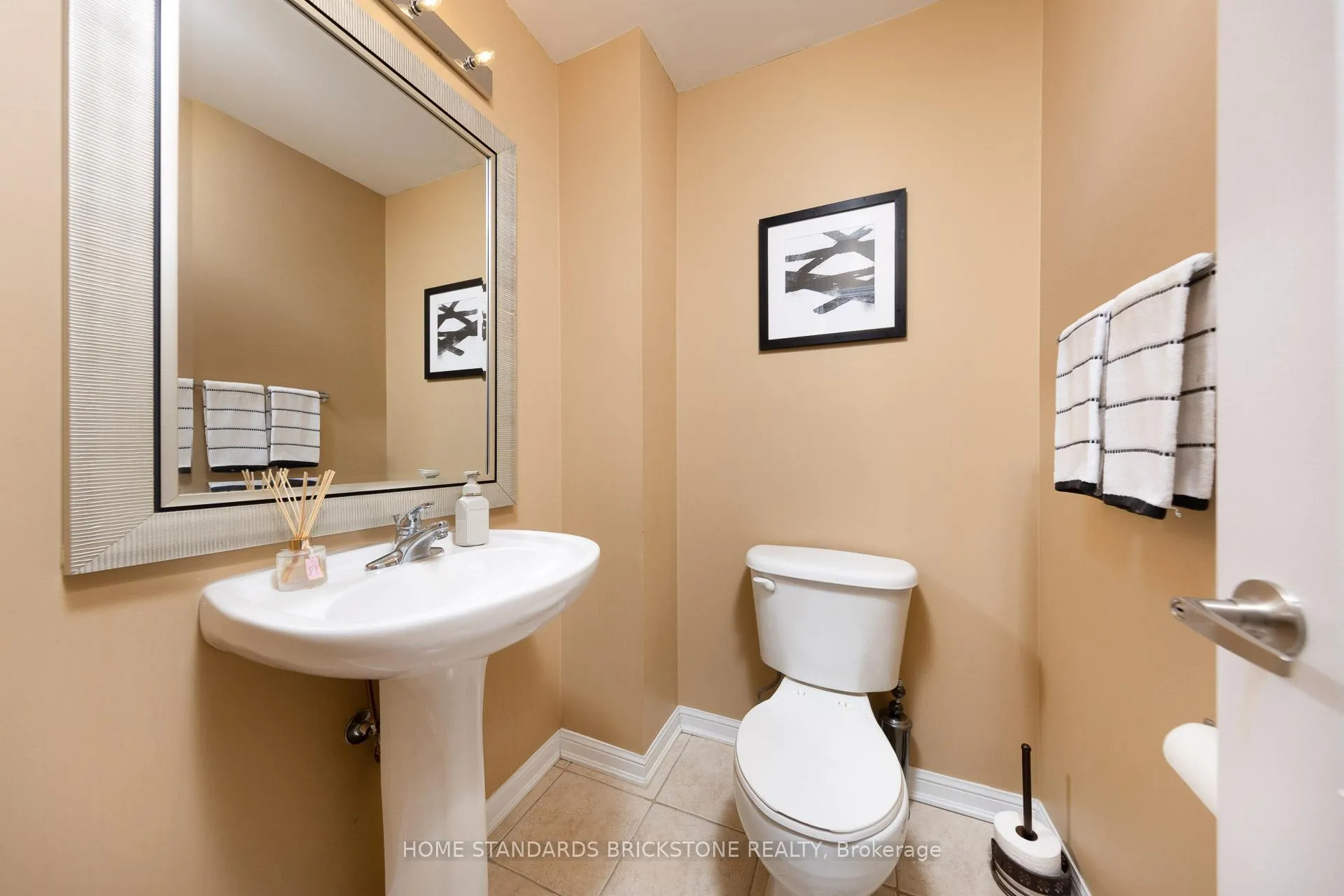 Photo 20 of 74 Nunn Crescent, New Tecumseth, Alliston — HOMEH