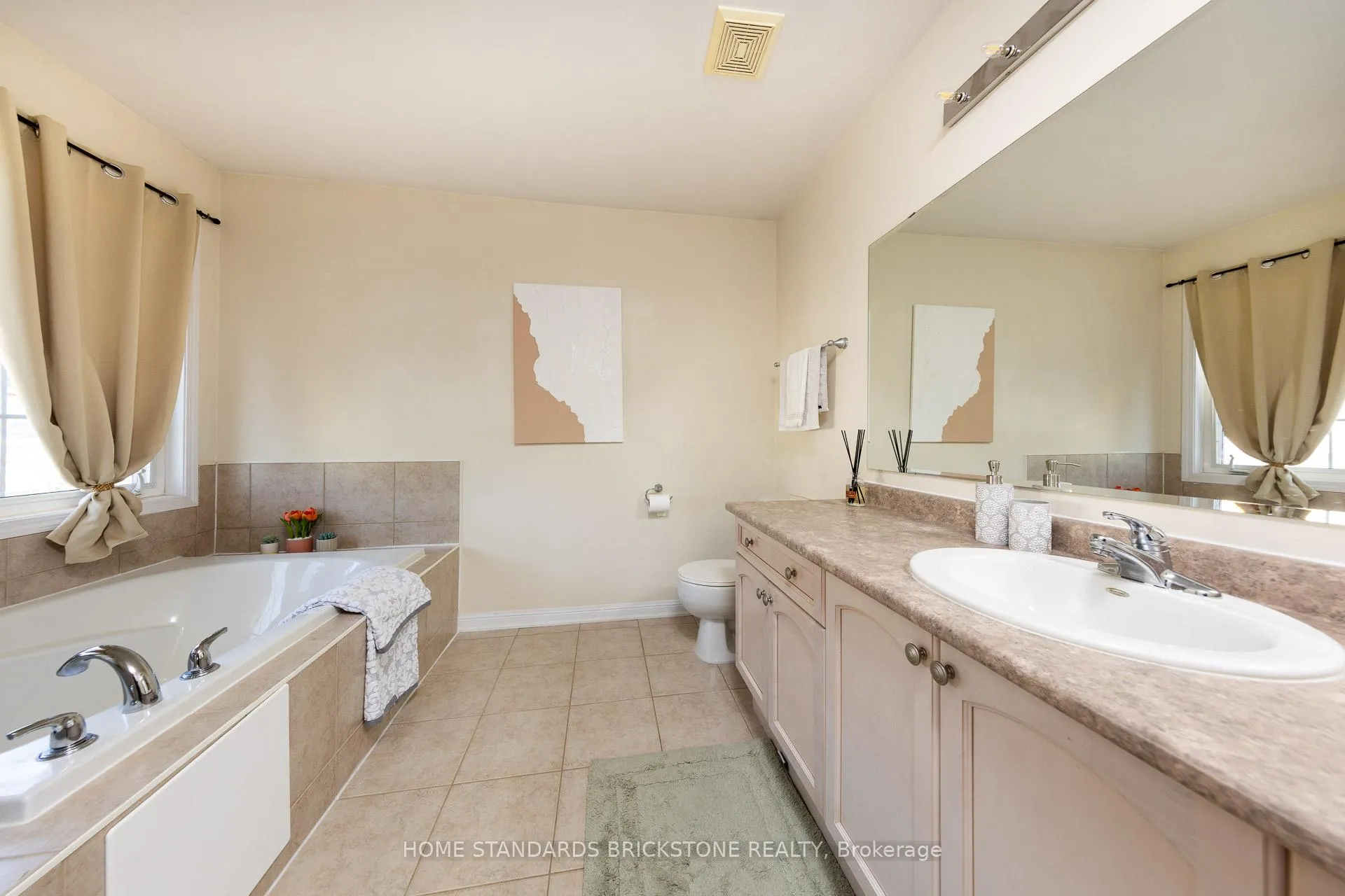 Photo 31 of 74 Nunn Crescent, New Tecumseth, Alliston — HOMEH
