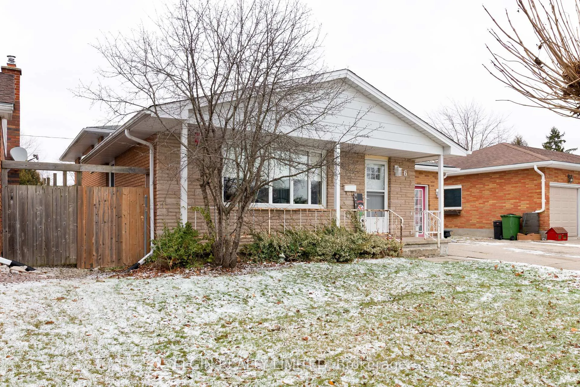 Photo 1 of 6 Dunwich Drive, St. Thomas — HOMEH