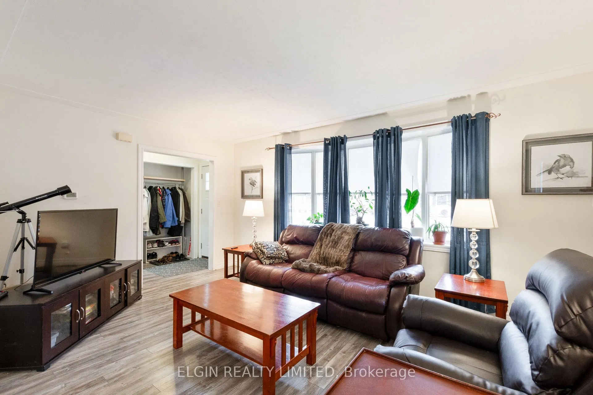 Photo 7 of 6 Dunwich Drive, St. Thomas — HOMEH