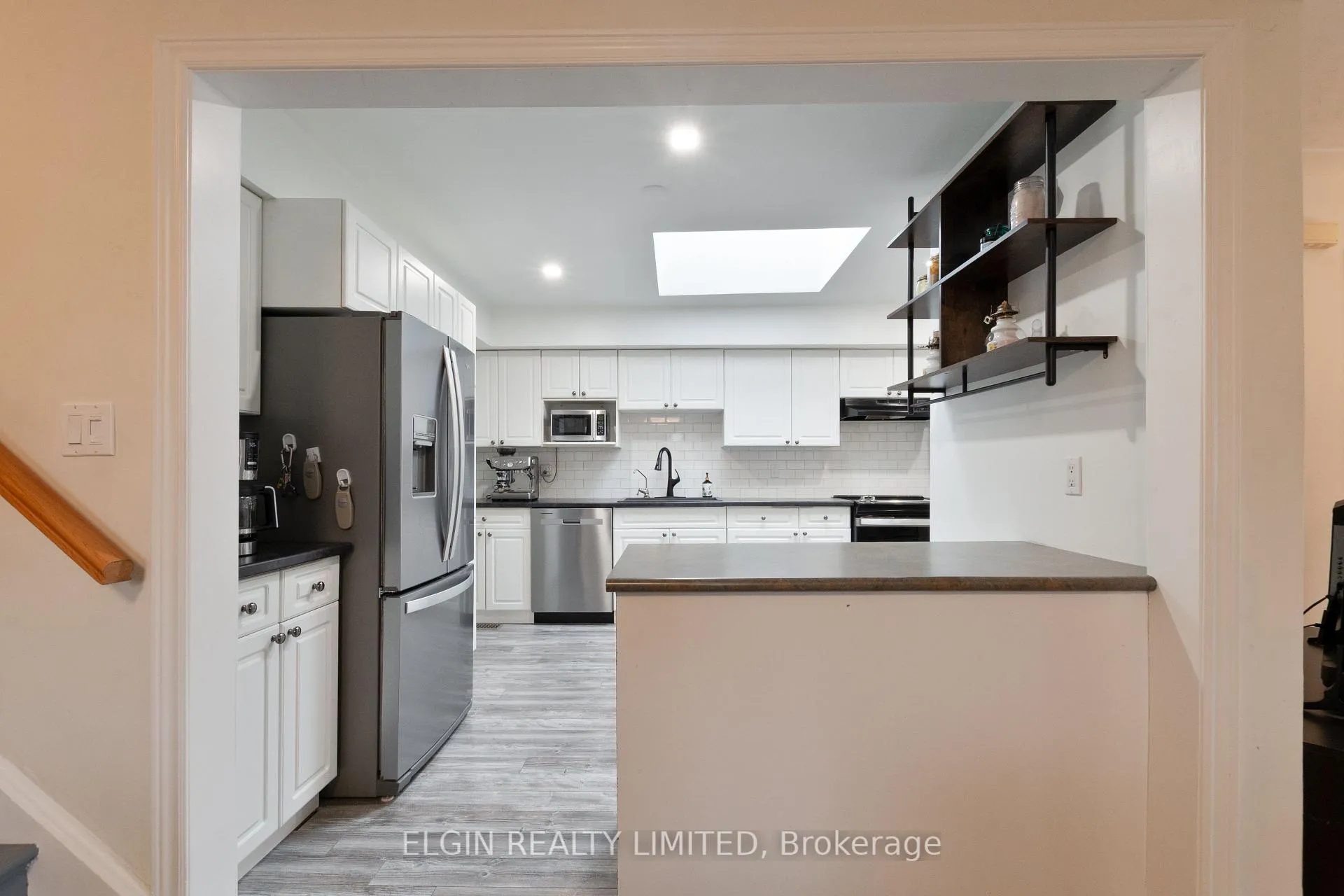 Photo 13 of 6 Dunwich Drive, St. Thomas — HOMEH
