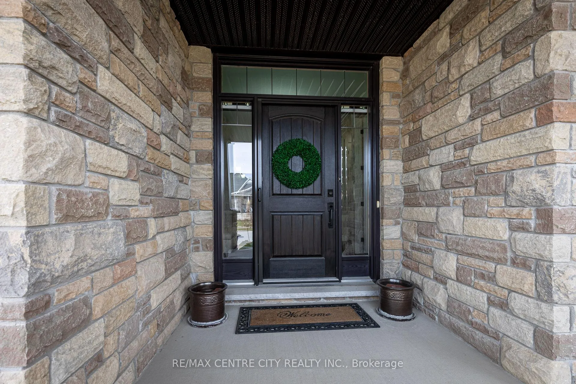 Photo 4 of 16 Old Course Road, St. Thomas — HOMEH