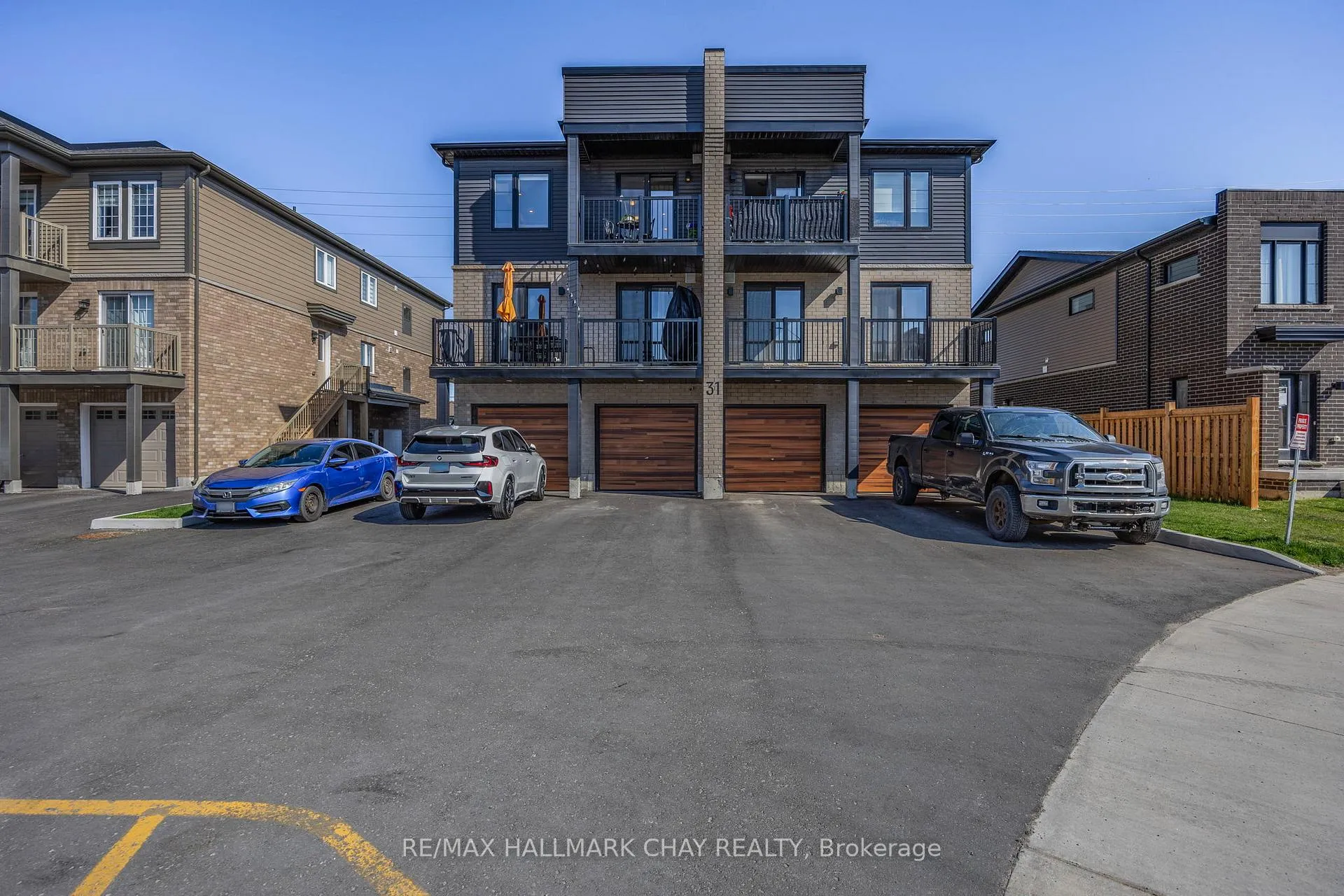 Front of Unit 9, 31 Pumpkin Corner Crescent