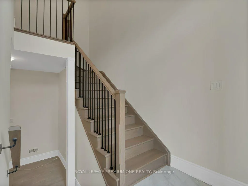 Photo 2 of 30 James Walker Avenue, Caledon, Caledon East — HOMEH