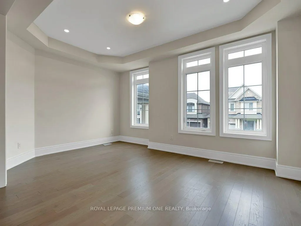 Photo 6 of 30 James Walker Avenue, Caledon, Caledon East — HOMEH