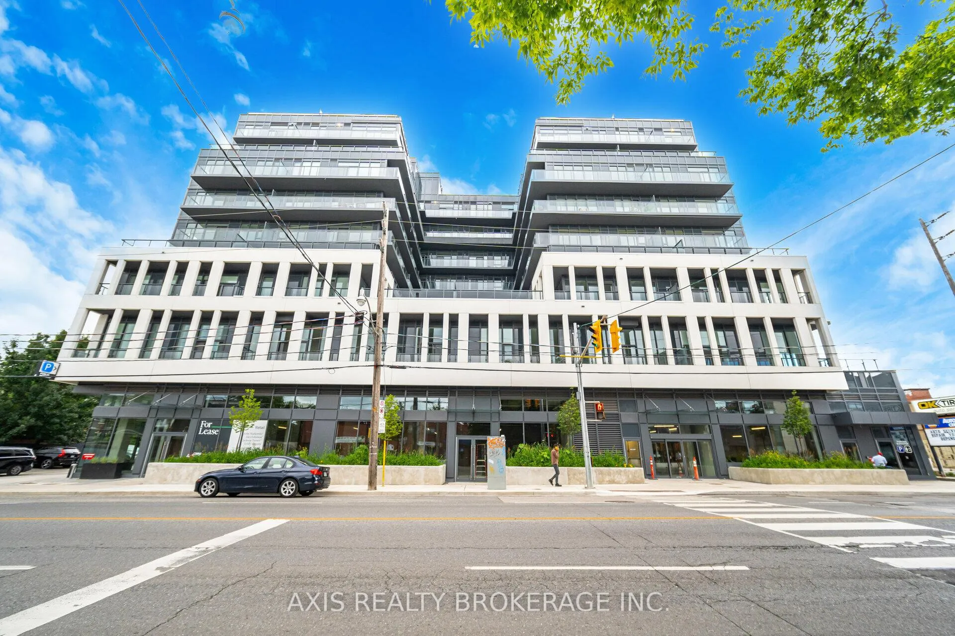 Front of Unit 517, 500 Dupont Street