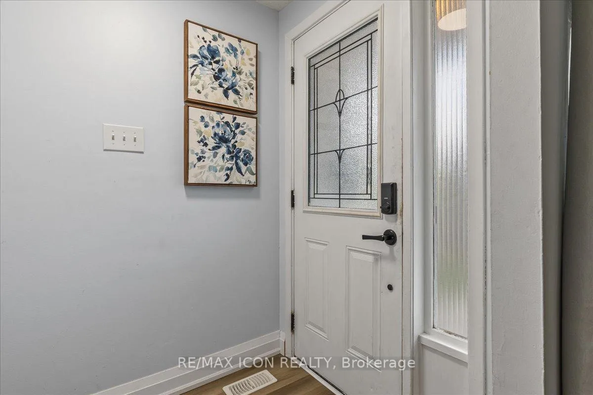 Photo 6 of 331 Preston Parkway, Cambridge — HOMEH