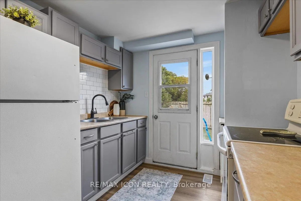 Photo 14 of 331 Preston Parkway, Cambridge — HOMEH