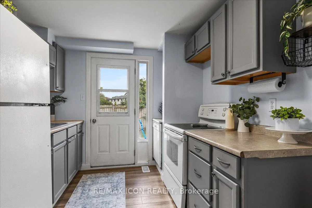 Photo 15 of 331 Preston Parkway, Cambridge — HOMEH
