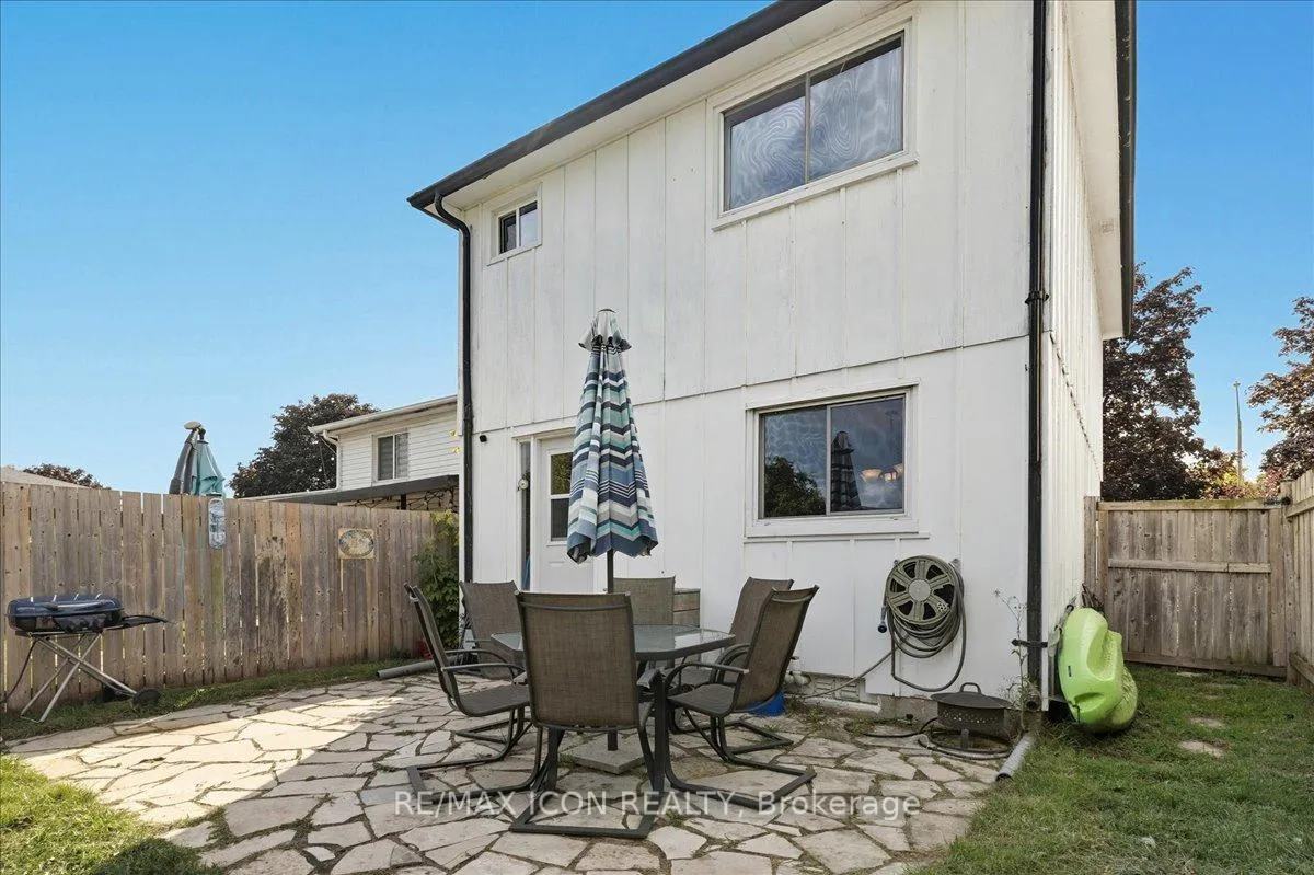 Photo 31 of 331 Preston Parkway, Cambridge — HOMEH