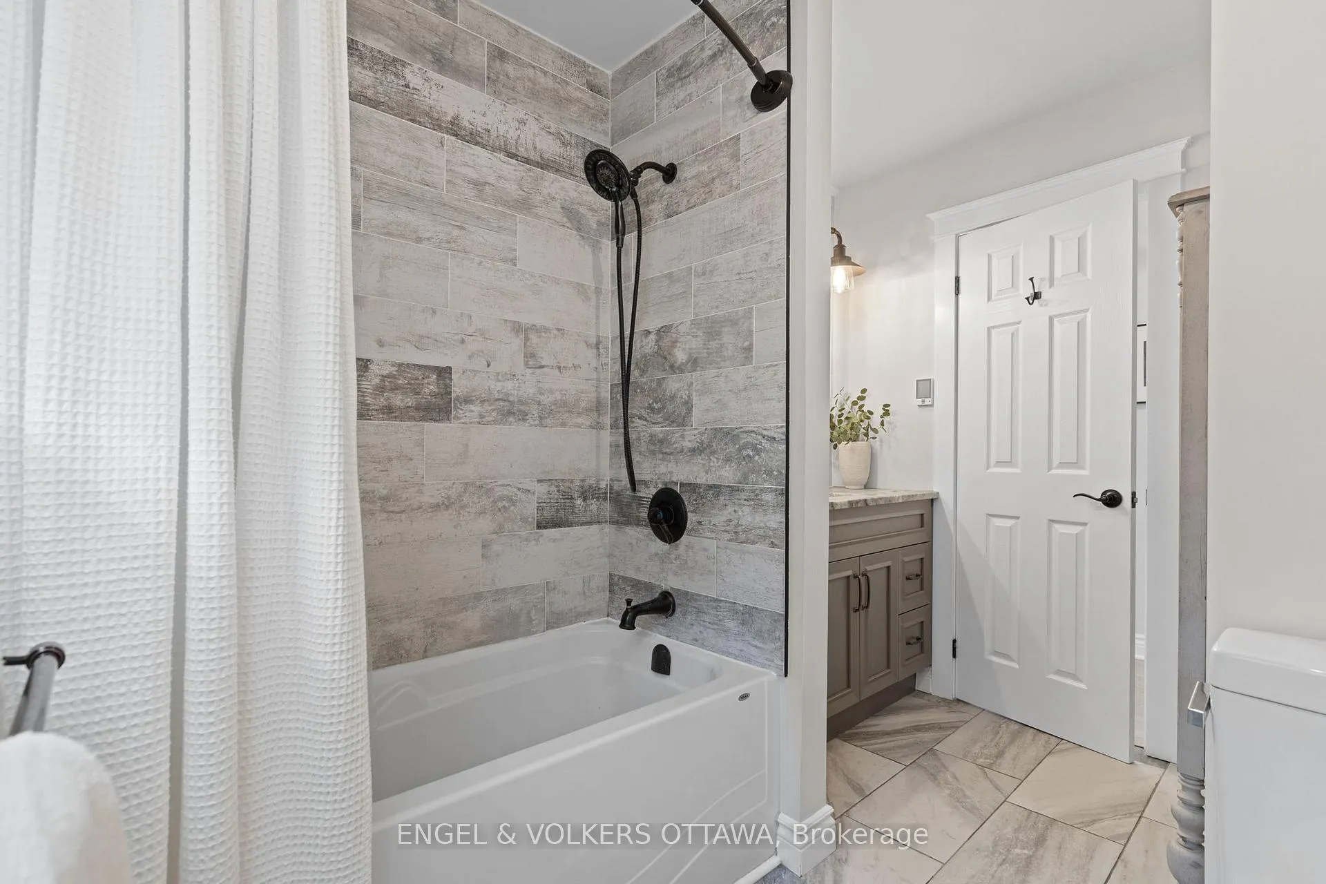 Photo 29 of 3293 Warner Way, Ottawa, Osgoode — HOMEH