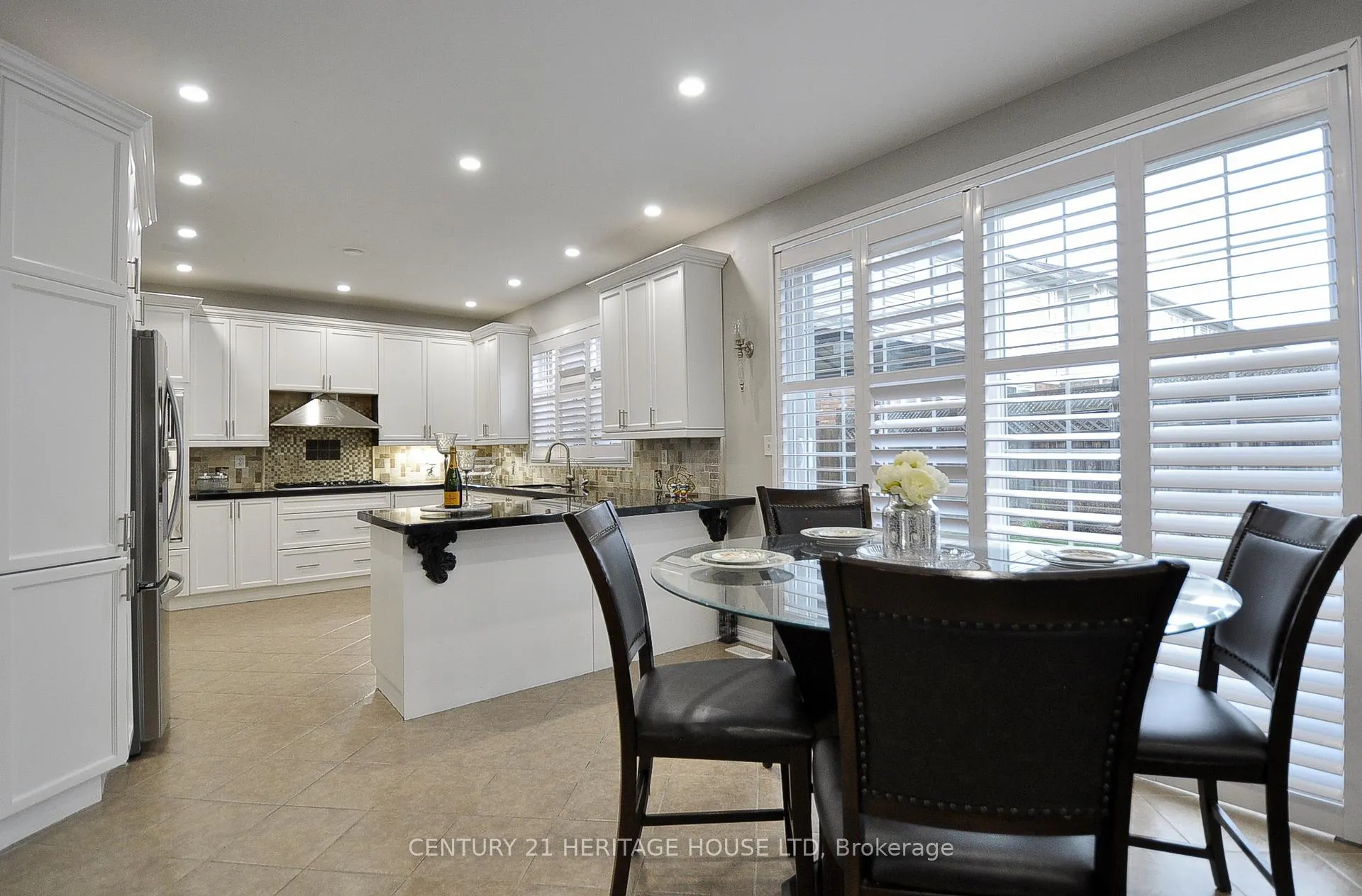 Photo 15 of 56 Henwood Drive S, Cambridge, Silver Heights — HOMEH