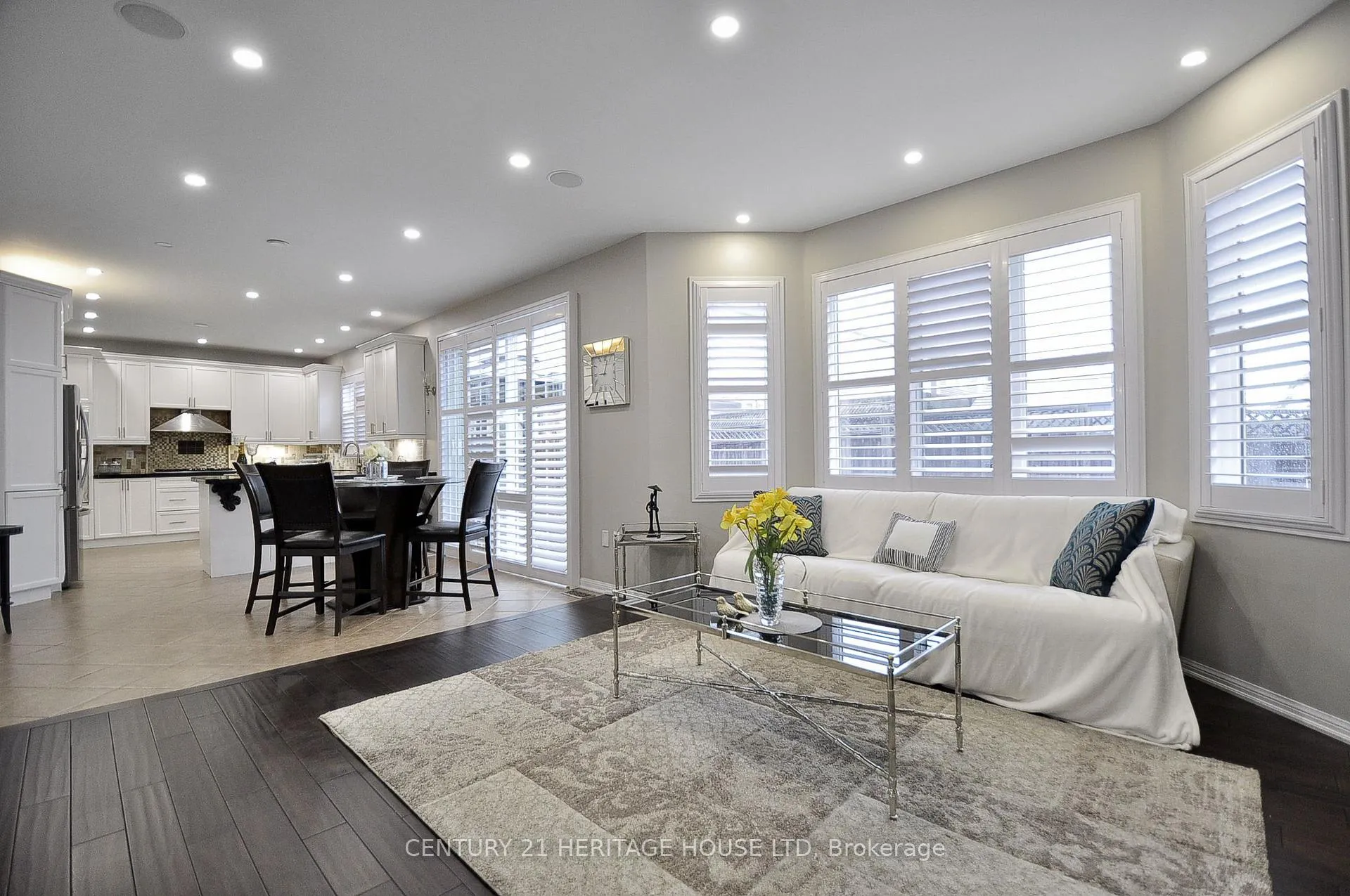 Photo 17 of 56 Henwood Drive S, Cambridge, Silver Heights — HOMEH