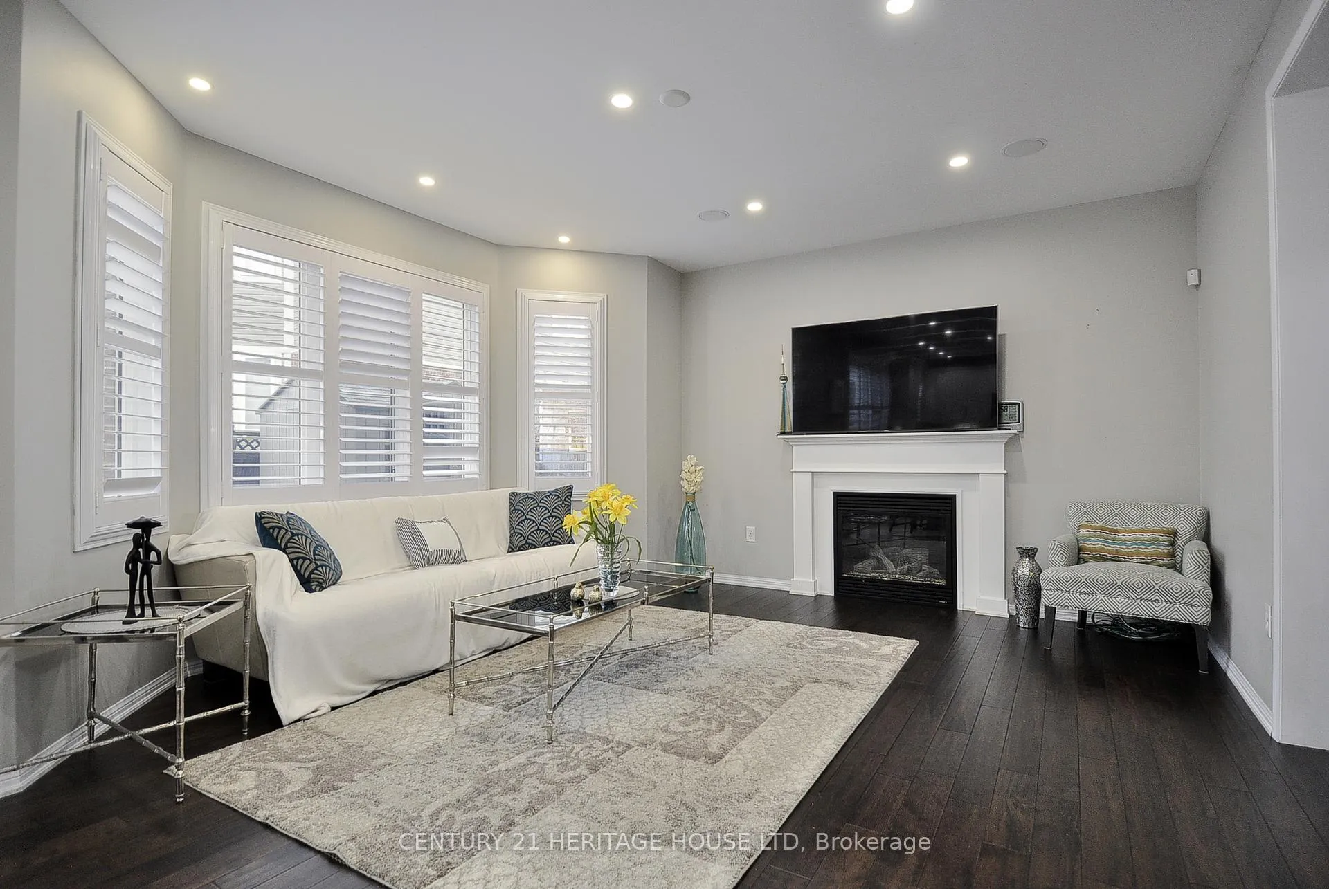 Photo 18 of 56 Henwood Drive S, Cambridge, Silver Heights — HOMEH