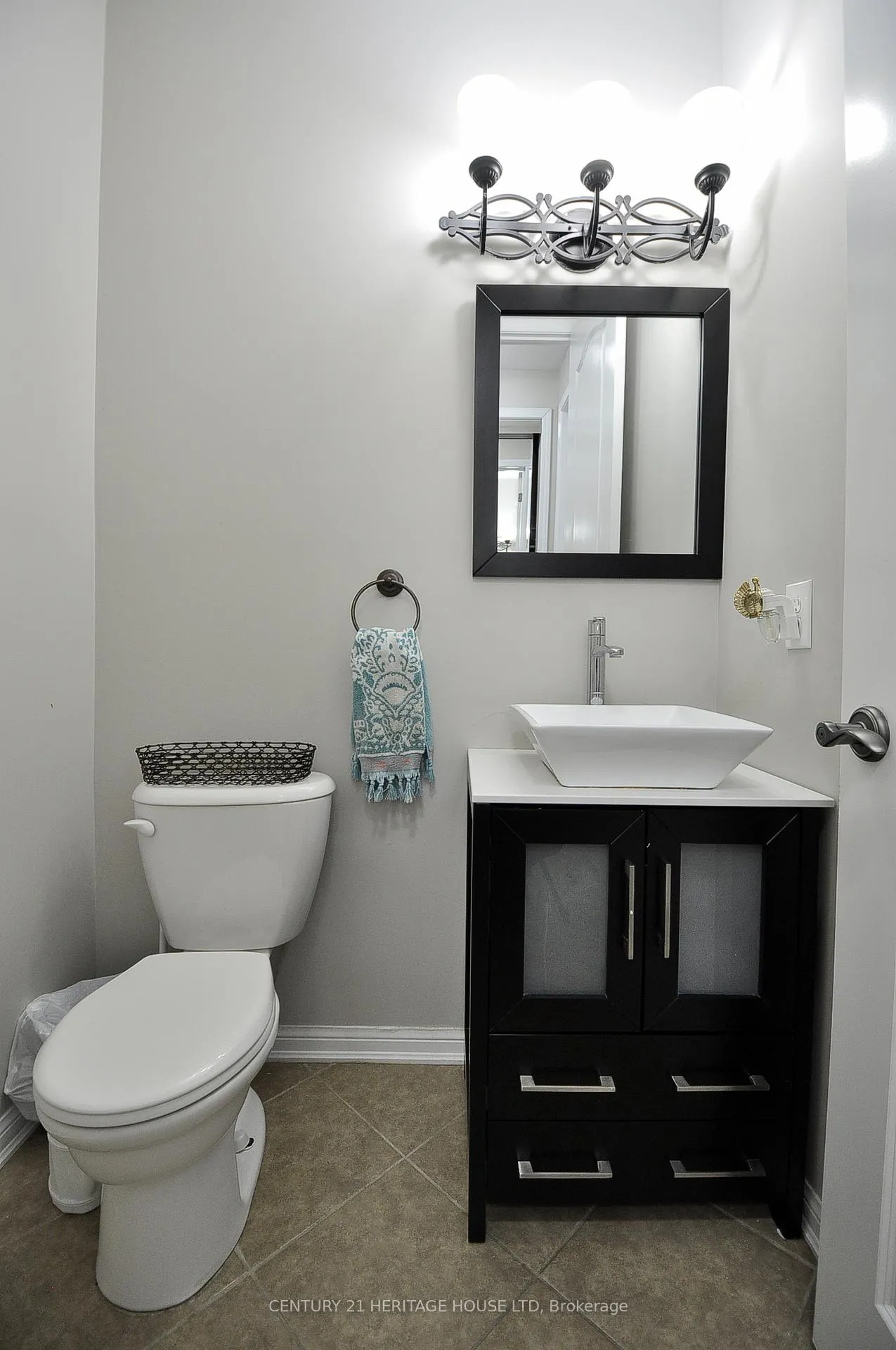 Photo 20 of 56 Henwood Drive S, Cambridge, Silver Heights — HOMEH
