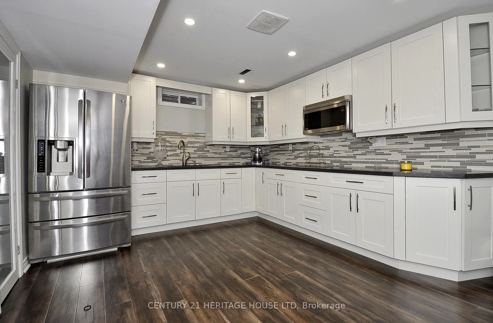 Photo 36 of 56 Henwood Drive S, Cambridge, Silver Heights — HOMEH