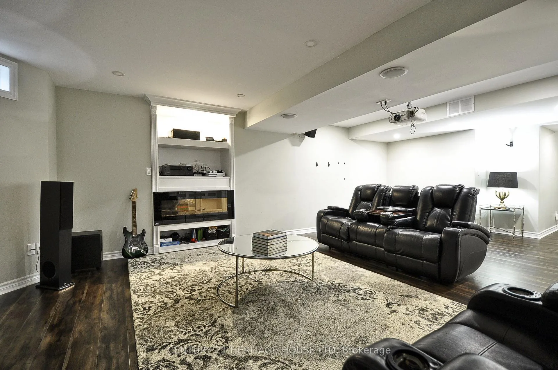 Photo 38 of 56 Henwood Drive S, Cambridge, Silver Heights — HOMEH