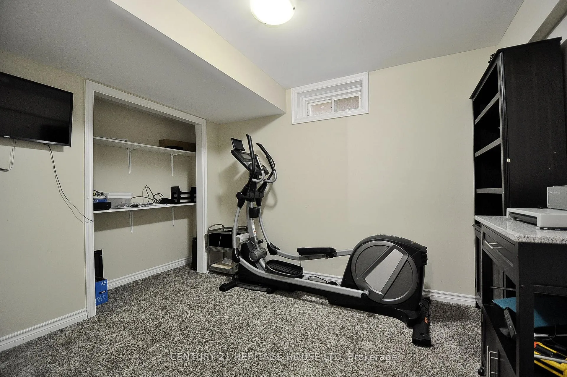 Photo 41 of 56 Henwood Drive S, Cambridge, Silver Heights — HOMEH
