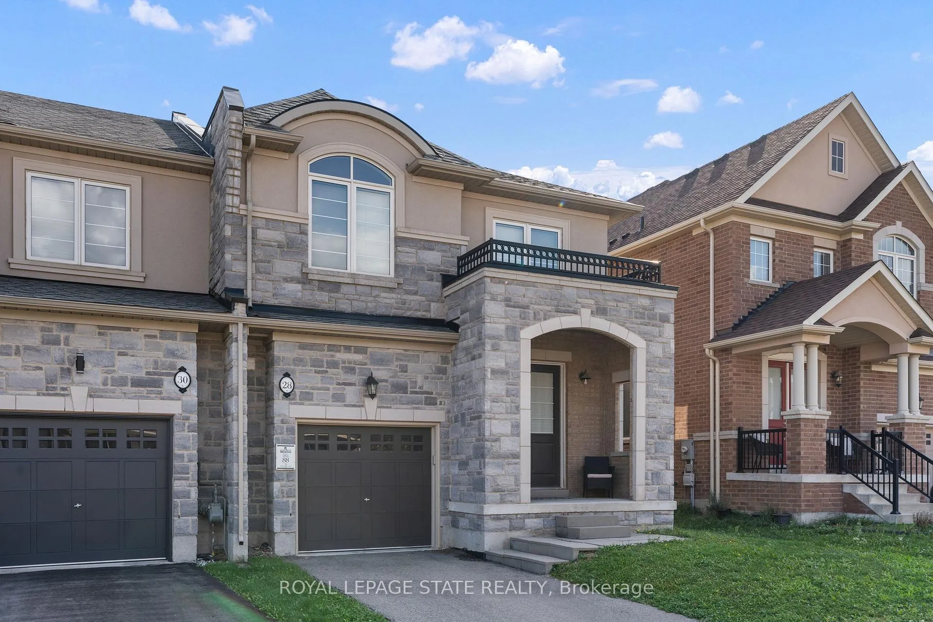 Photo 2 of 28 Heming Trail, Hamilton, Ancaster — HOMEH