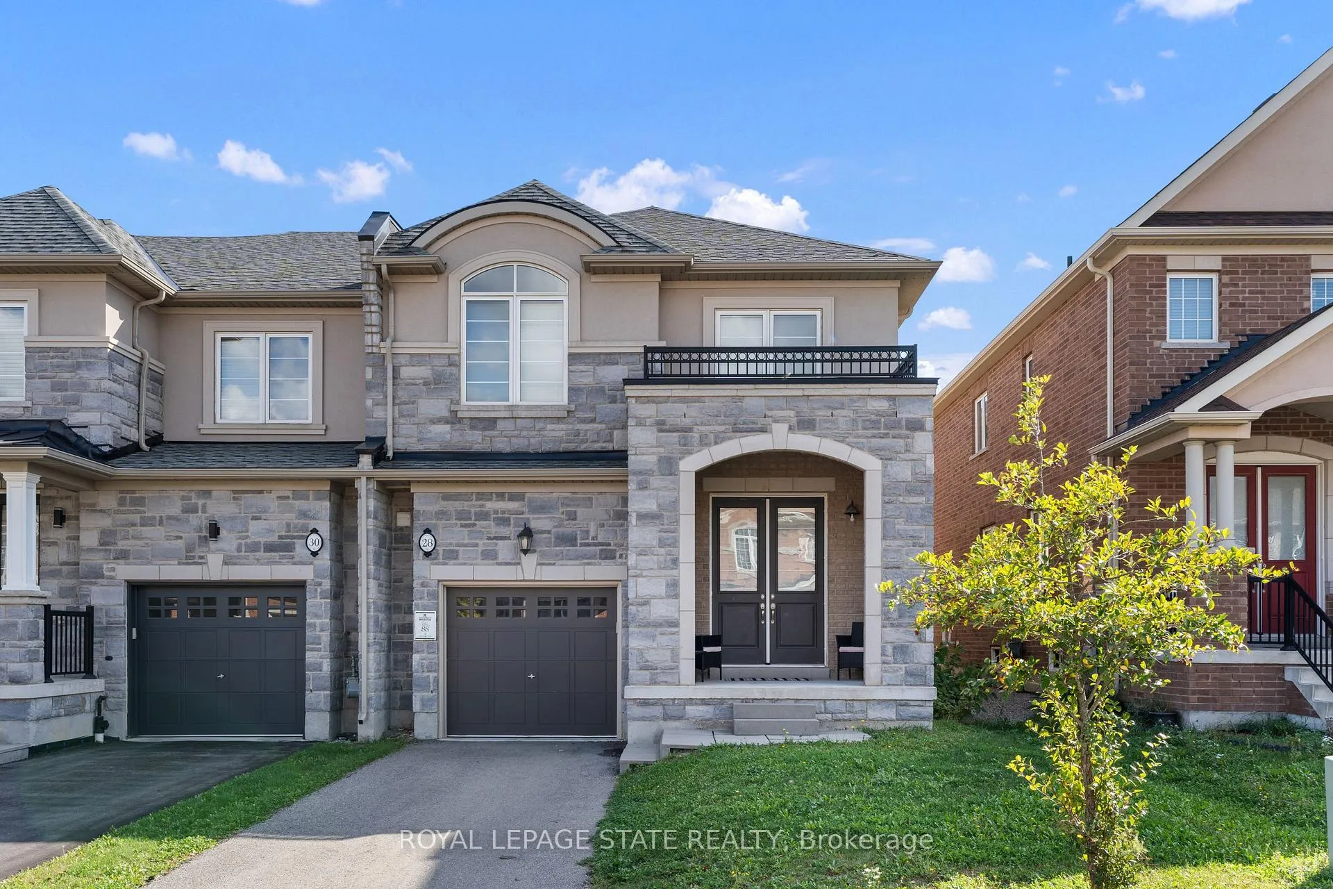 Photo 3 of 28 Heming Trail, Hamilton, Ancaster — HOMEH