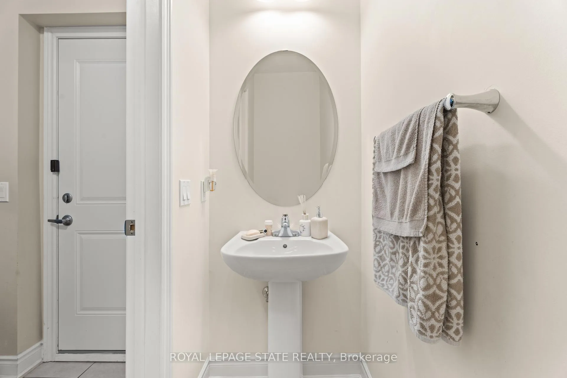 Photo 17 of 28 Heming Trail, Hamilton, Ancaster — HOMEH